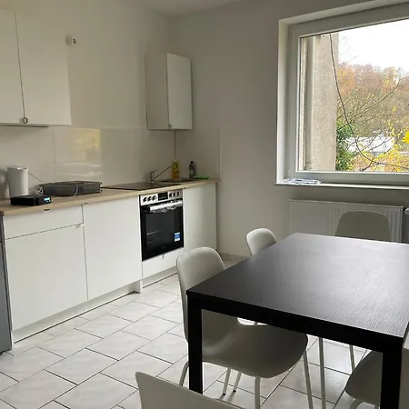 Apartment 5 Betten - 2 - Küche - Diele - Bad - A13